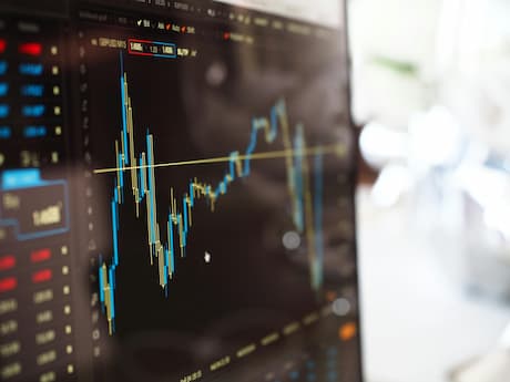 炒黄金白银为什么还要经纪人